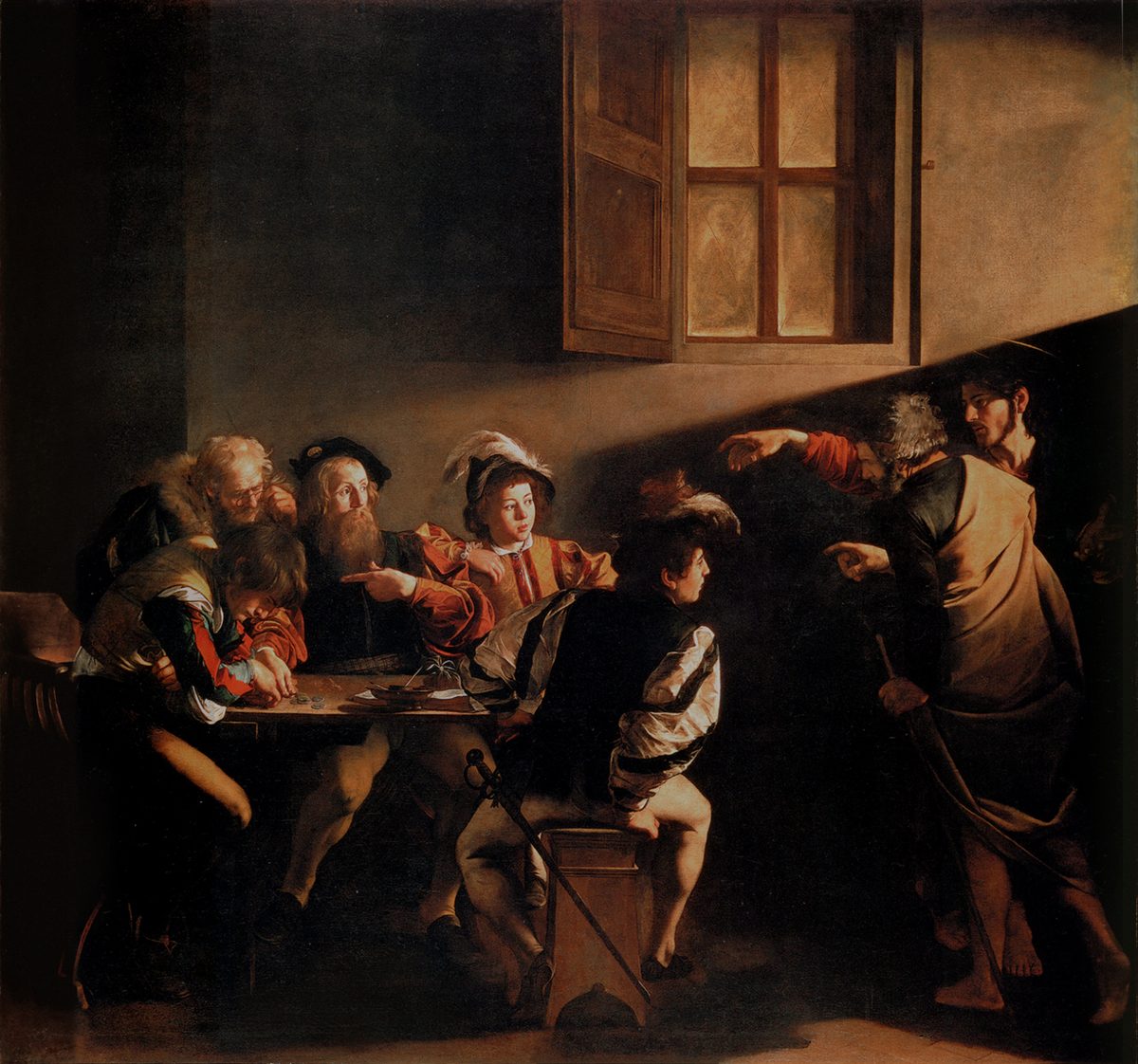 A shaft of light cuts across a dim tax-collector's table where several men in contemporary dress sit counting money; Christ, half-shadowed at the right edge with Peter beside him, points into the group, and one bearded man points back at his own chest as if asking 'me?'