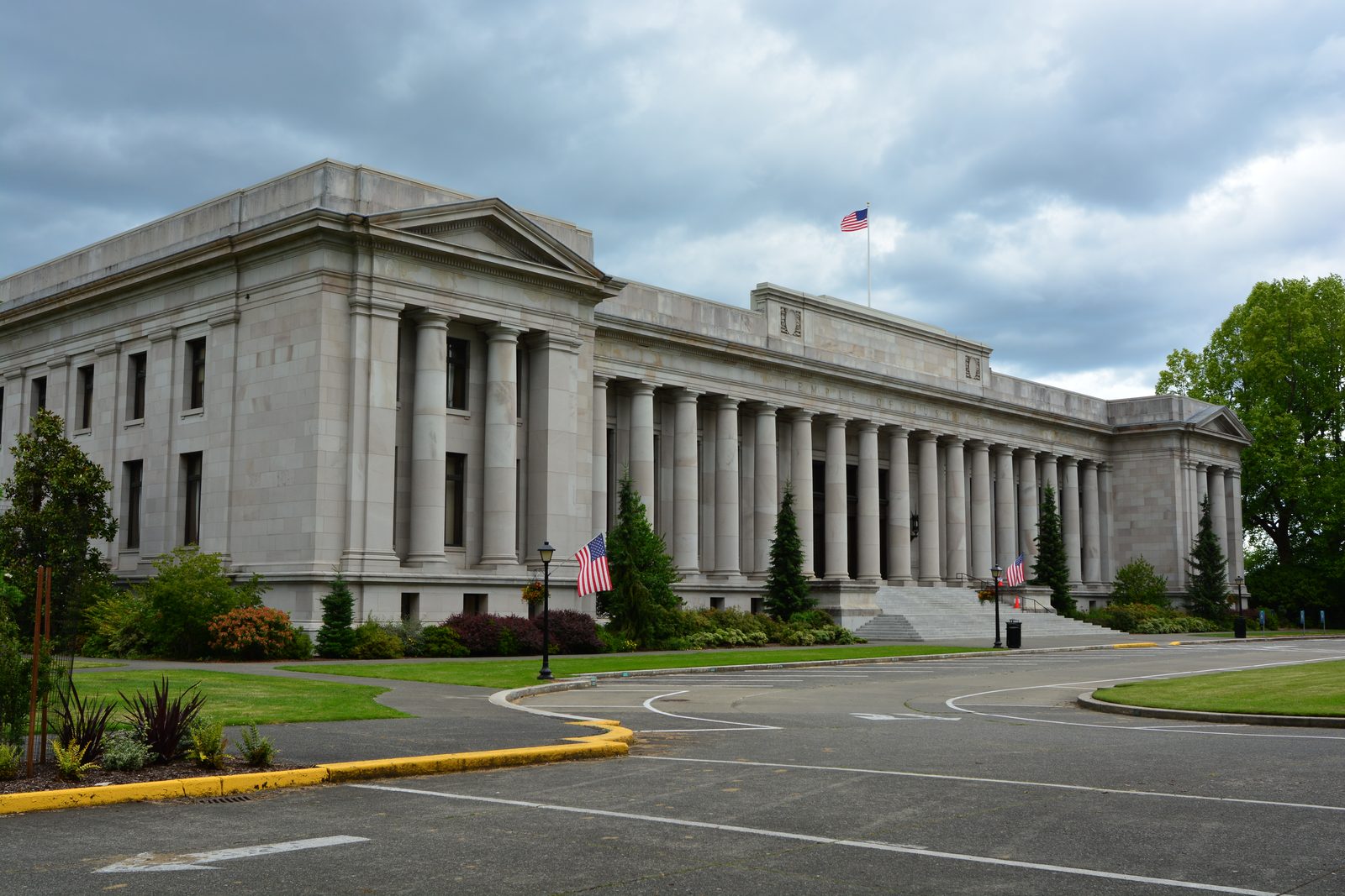 The Washington State Temple of Justice, a Beaux-Arts government building in Olympia, photographed in daylight